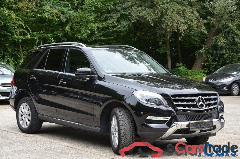 Mercedes ML 350CDI 258pk Aut. Blue TEC 4-Matic Xenon Part Leather Navi (total options : 7 899,98 euro) #2