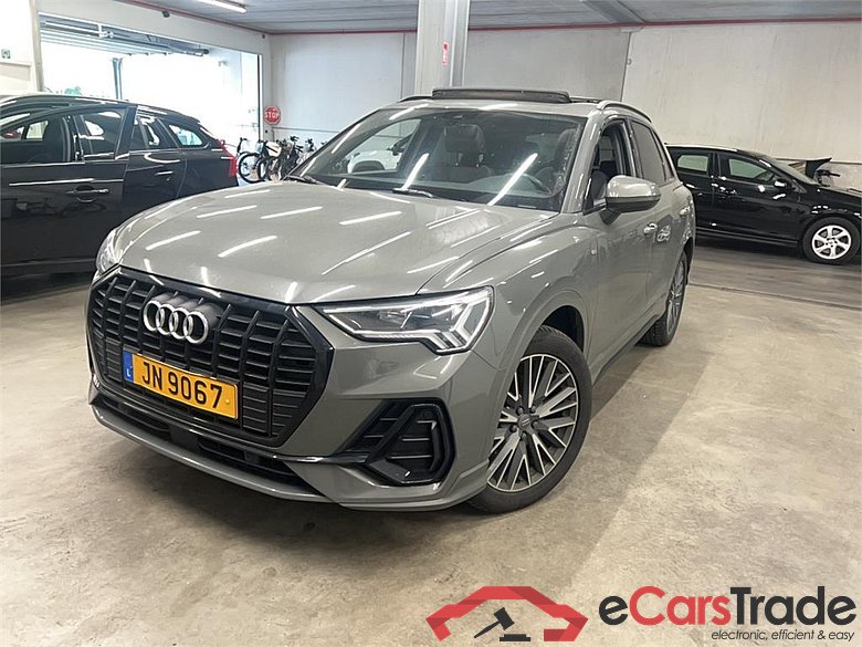 AUDI - Q3 35 TDI 150PK S-Tronic S line Business Edition Pack Platinum & Assistance & Shadow & PanoRoof  #1