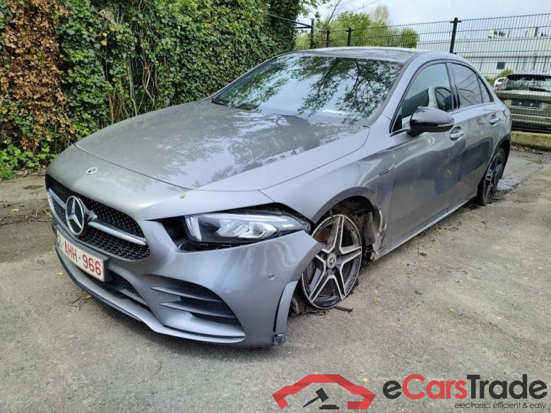 Mercedes-Benz A-Klasse Limousine A 250e Business Solution 4d !! damaged car !! pvb185 #1