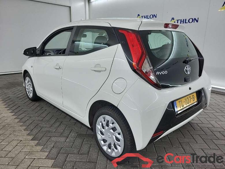 TOYOTA Aygo 1.0 VVT-i x-play 5D 53kW #4