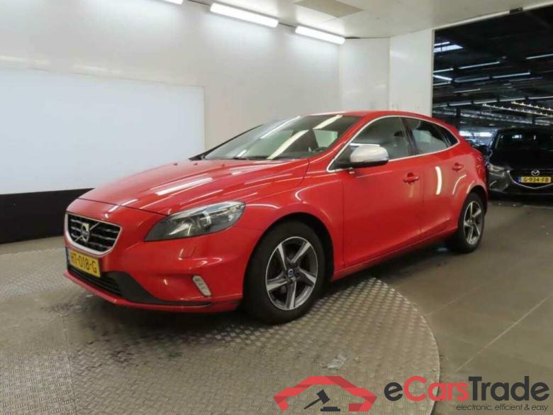 VOLVO V40 2.0 D #1