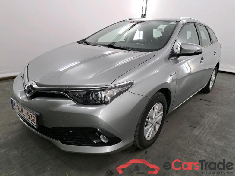 TOYOTA Auris 1.8i HSD Business Plus E-CVT