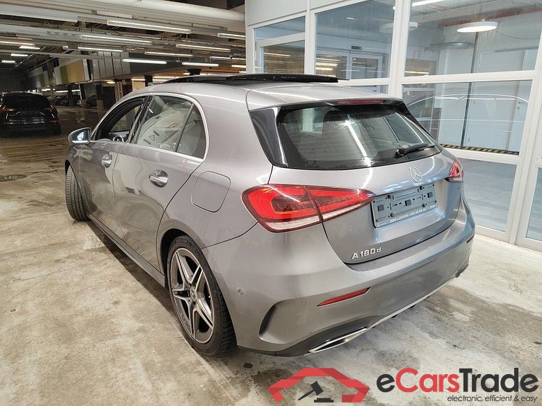 Mercedes A 180d AMG Aut. Pano Widescreen LED-Multibeam Burmester Ambient Navi Sport-Leather-Alcantara KeylessGo Klima PDC ... #4