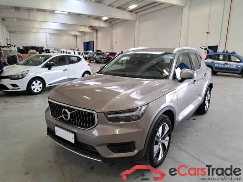 Volvo 228 VOLVO XC40 / 2017 / 5P / SUV T5 PLUG-IN HYBRID AUTO RECH INSCRIP EXPR #1