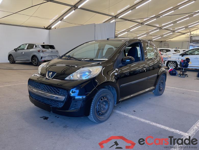 PEUGEOT 107 1.0i Trendy #1