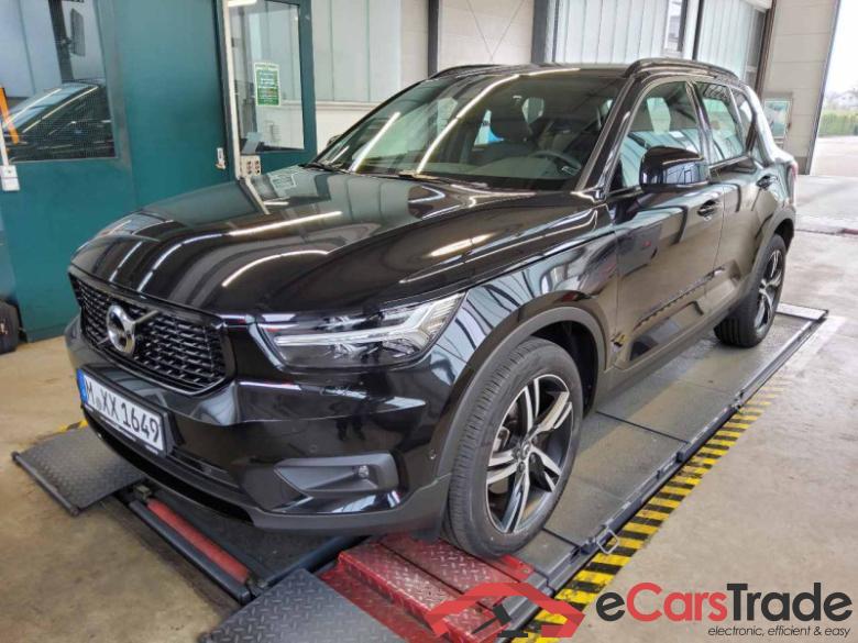 Volvo XC40 (2017->) DE - SUV5 B4 2WD EU6d, R-Design (EURO 6d), 2020 - 2022 #1
