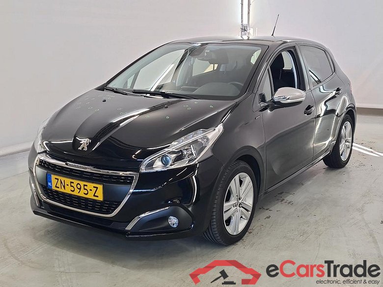 Peugeot 208 11-18 Peugeot 208 Signature 1.2 PureTech 82 5d #1