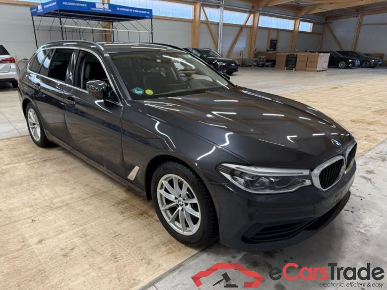 BMW 5-Serie Touring ´16 Baureihe 5 Touring 520 d xDrive Sport Line 2.0 140KW AT8 E6dT #2
