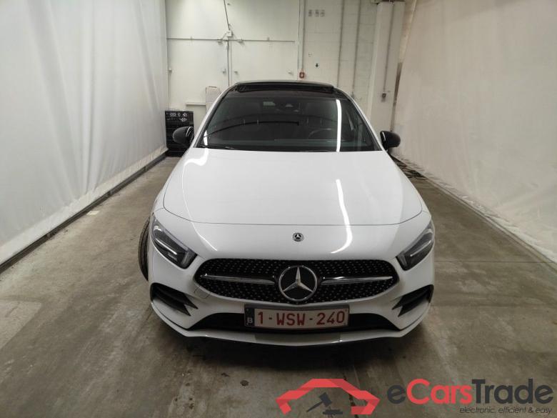 Mercedes-Benz A-Klasse Limousine A 180 d DCT Launch Edition 4d #2