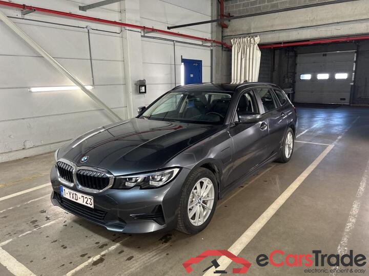 BMW 3 Reeks Touring 3 Reeks Touring 330e (215 kW) 215kW/292pk  5D/P Auto-8
