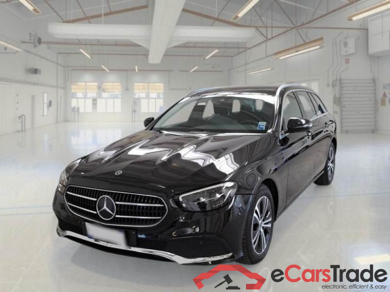 Mercedes 26 MERCEDES-BENZ CLASSE E / 2020 / 5P / STATION WAGON E220D 4MATIC BUSINESS SPORT