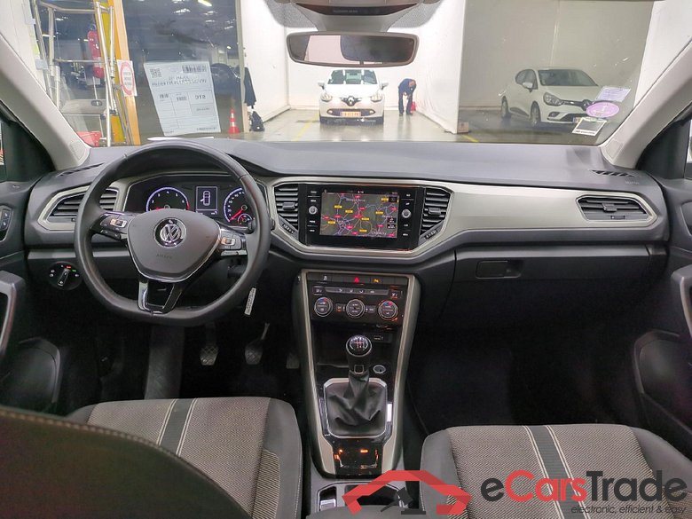 Volkswagen 1.5 TSI 150 EVO LOUNGE BUSINESS VOLKSWAGEN T-Roc / 2017 / 5P / SUV 1.5 TSI 150 EVO LOUNGE BUSINESS #5