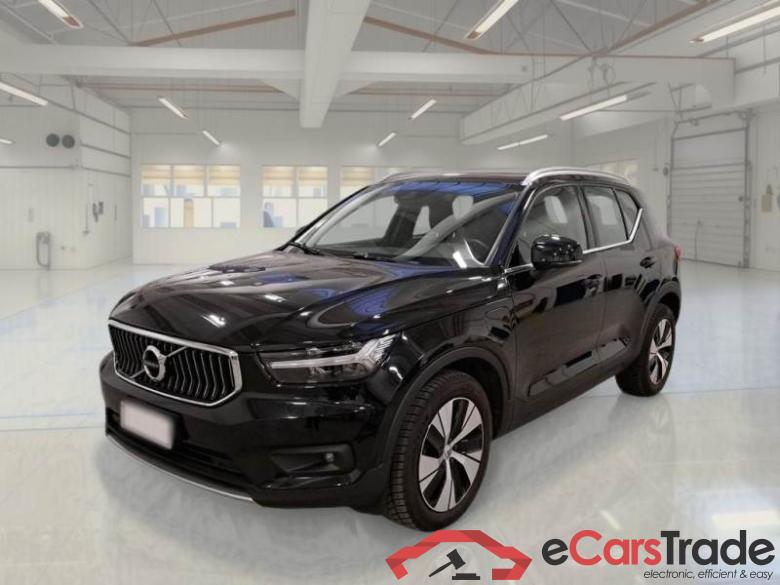 Volvo 191 VOLVO XC40 / 2017 / 5P / SUV T5 PLUG-IN HYBRID RECH INSCRIP EXPR #1