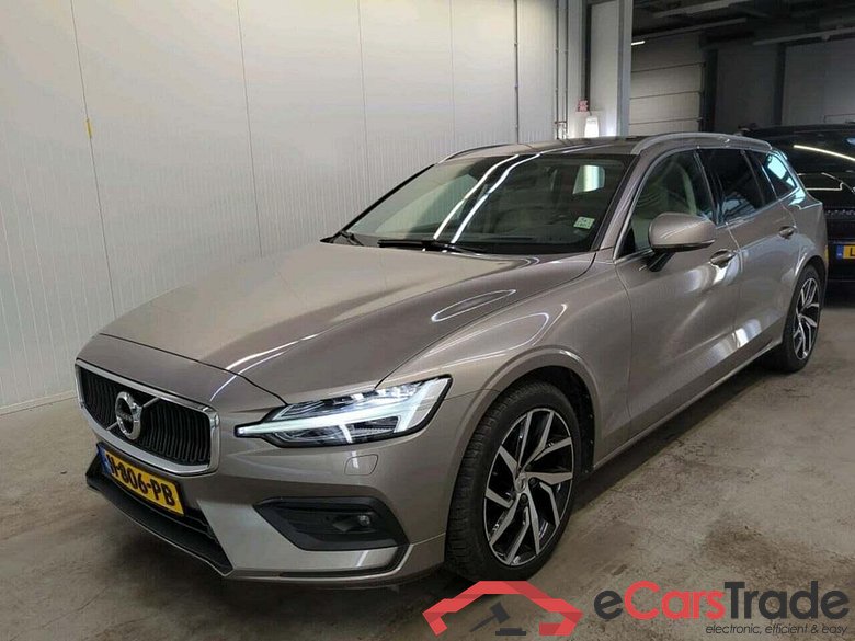 VOLVO V60 2.0 T4 Moment.Pro #1