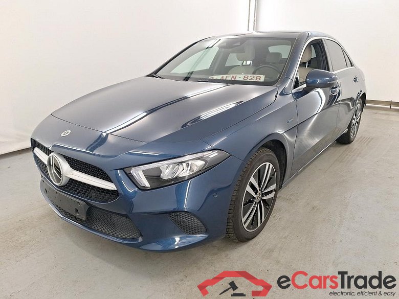 MERCEDES-BENZ A-CLASS LIMOUSINE 1.3 A 250 E BUSINESS SOLUTION DCT