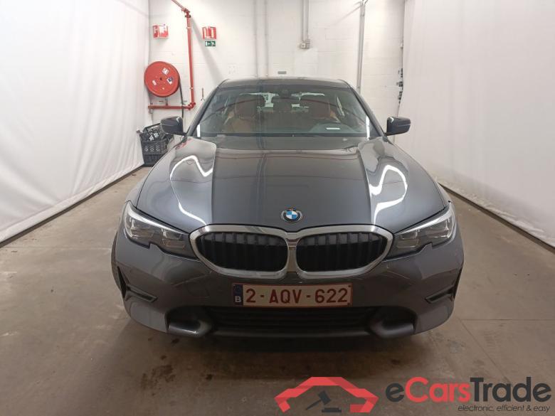 BMW 3 Reeks Berline 318dA (100 kW) 4d #1