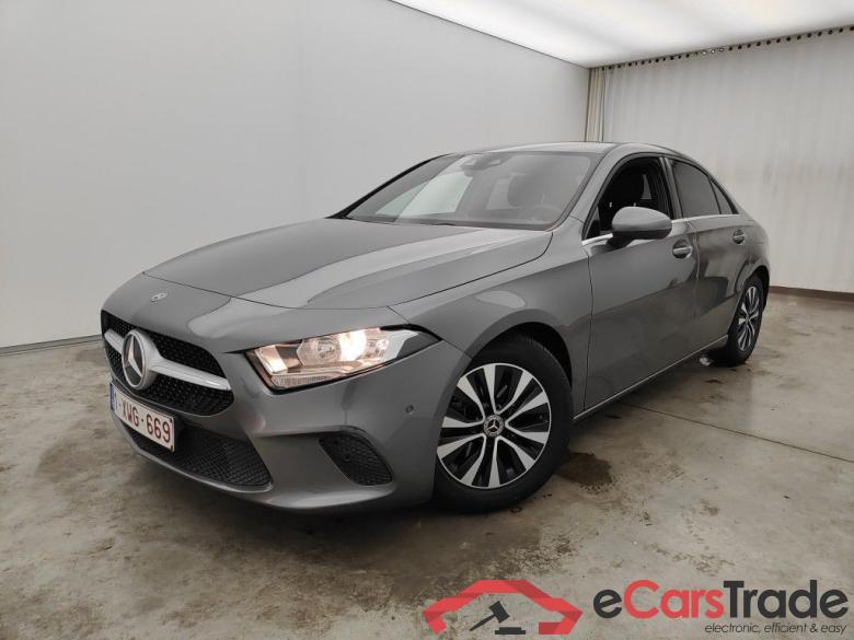Mercedes-Benz A-Klasse Limousine A 180 d DCT Business Solution 4d #3