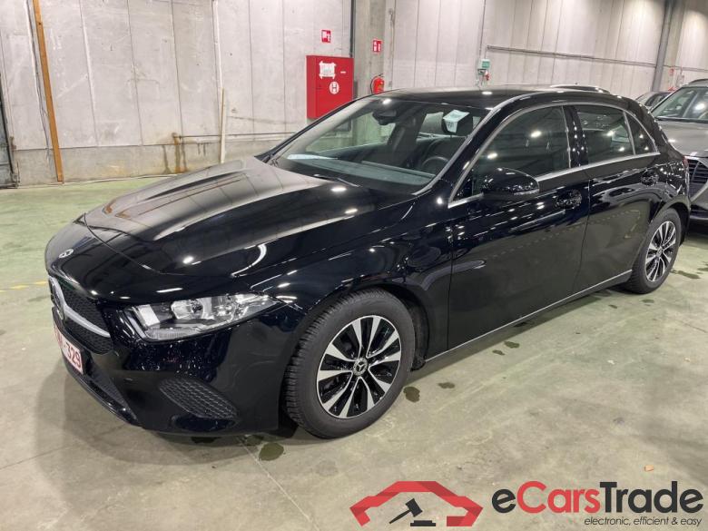MERCEDES-BENZ A-CLASS 1.3 A 180 ESSENTIAL LINE DCT #1