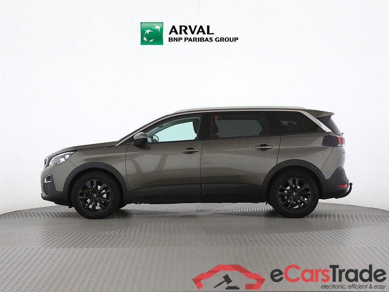 Peugeot 5008 '17 Peugeot 5008 BlueHDi 130 S&S Active 5d #2