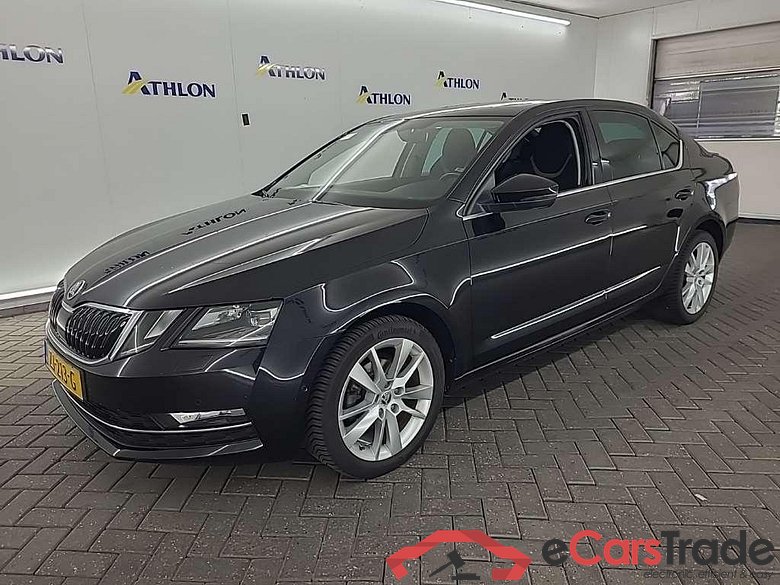 SKODA Octavia 1.6 TDI Greentech Style Business DSG 5D 85kW