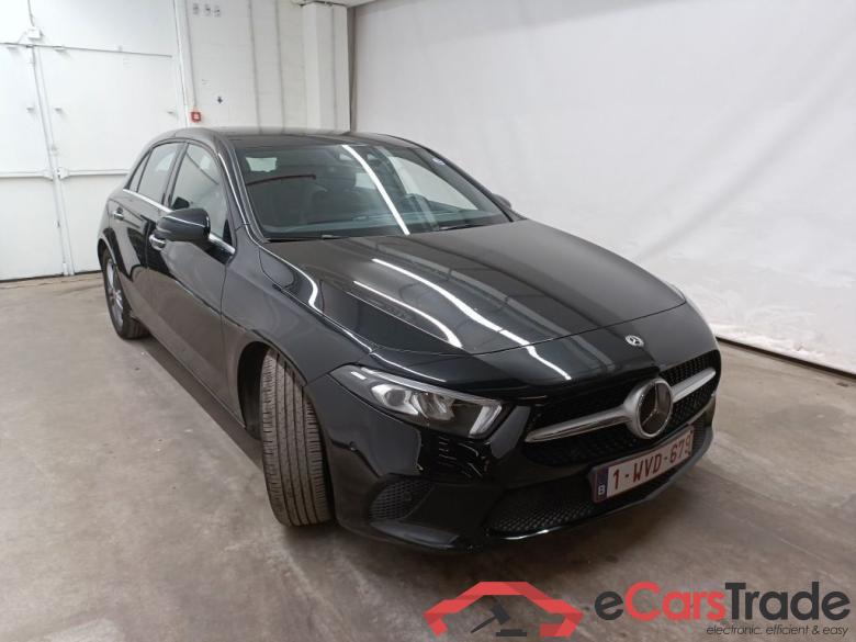 Mercedes-Benz A-Klasse A 180 d DCT Launch Edition 5d #2