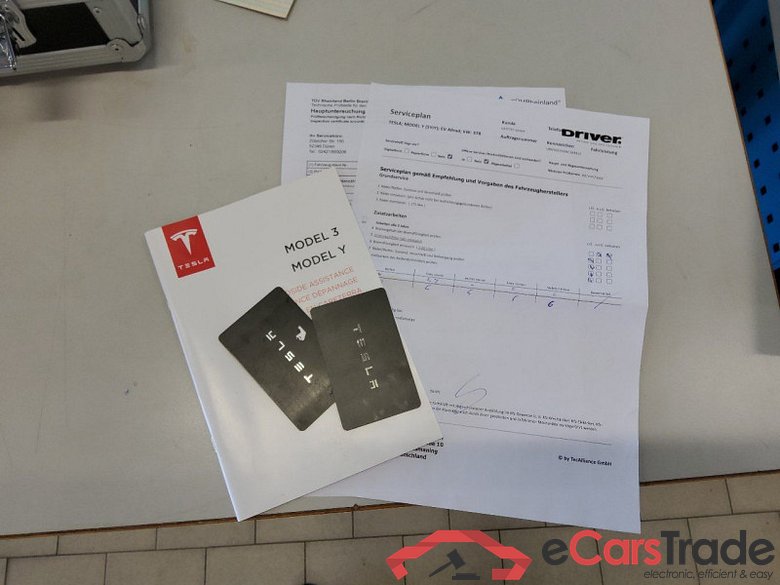 TESLA Model Y Long Range Dual Motor AWD #3