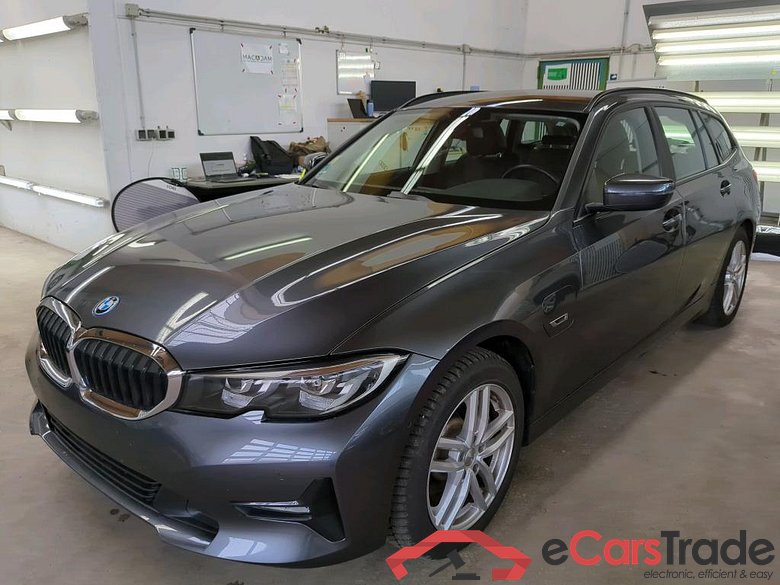 BMW 3-Serie Touring ´18 Baureihe 3 Touring 330 e Advantage 2.0 185KW AT8 E6d