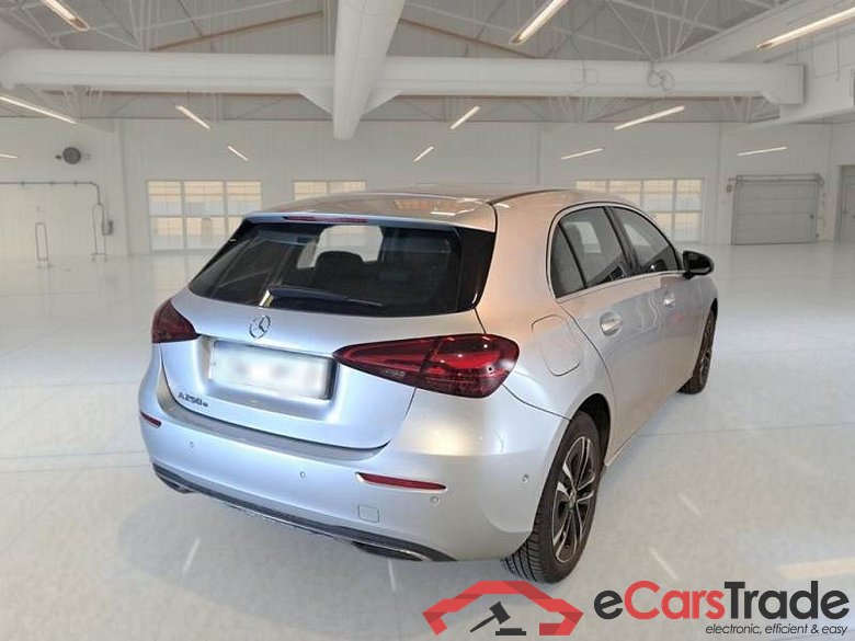 Mercedes 48 MERCEDES-BENZ CLASSE A / 2022 / 5P / BERLINA A 250 E PLUG-IN AT ADVANCED PROGRESSIVE #2