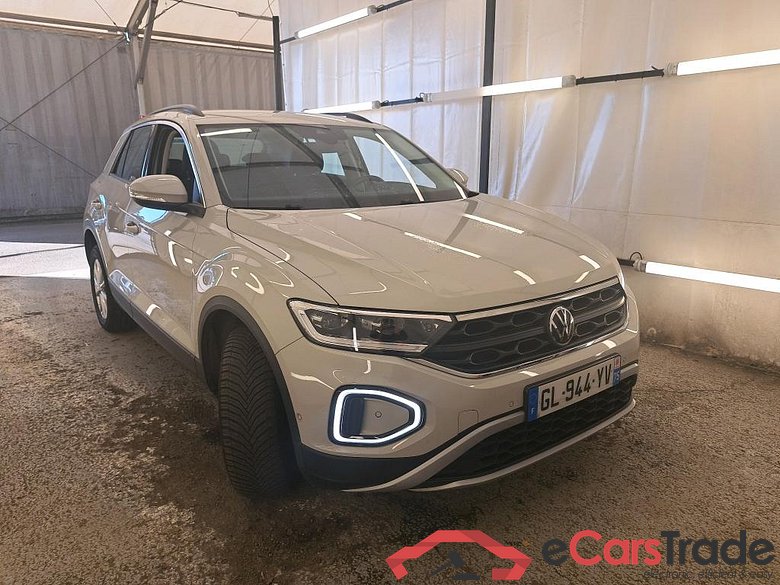 Volkswagen  VOLKSWAGEN T-Roc / 2021 / 5P / SUV 1.5 TSI 150 EVO LIFE PLUS DSG7 #4