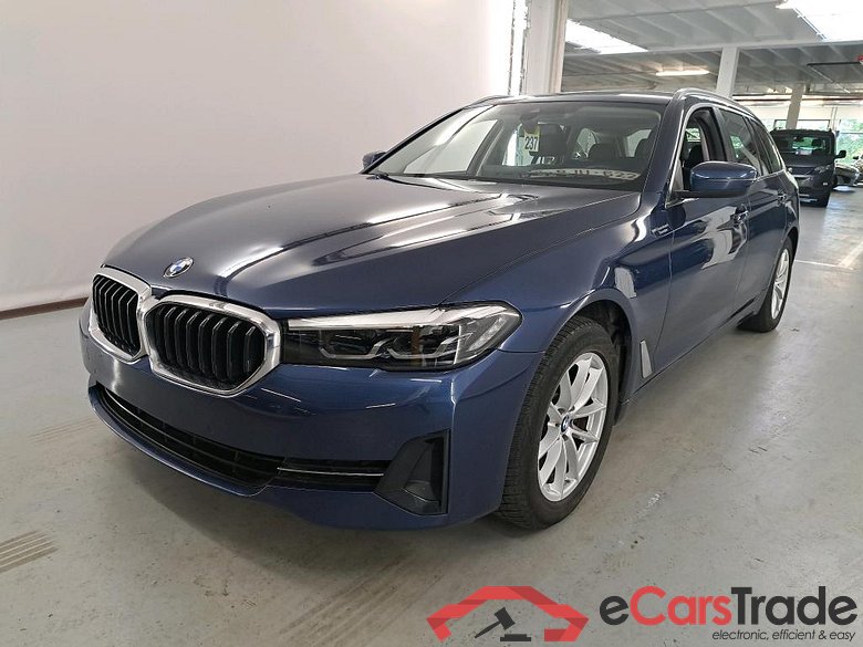 BMW 5 SERIES TOURING 2.0 520D 120KW TOURING AUTO Driving Assistant Parking Assistant Business #1