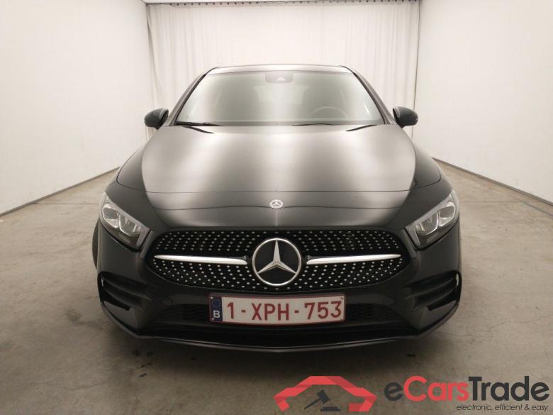 Mercedes-Benz A-Klasse A 180 d DCT Launch Edition 5d #1