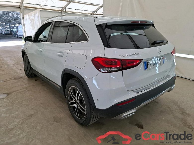 Mercedes 1.3 GLA 250 e BUSINESS LINE DCT MERCEDES-BENZ GLA / 2020 / 5P / SUV 1.3 GLA 250 e BUSINESS LINE DCT #2
