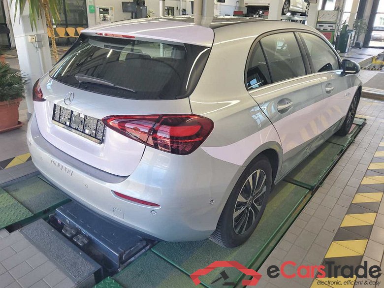 Mercedes-Benz A -Klasse (BM 177)(03.2018->) DE - LimS5 A 200 EU6d, (EURO 6d), (Facelift) 2022 - 2024 #3