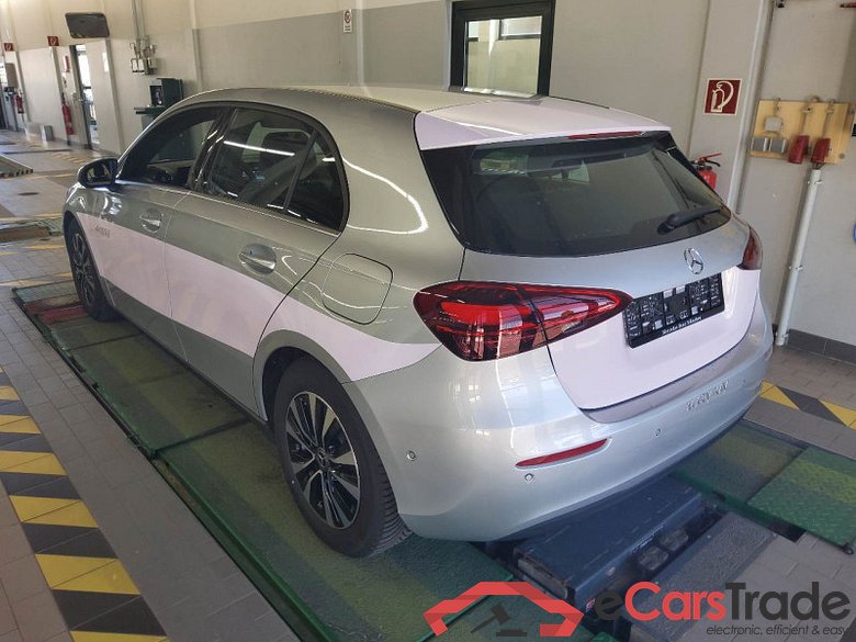 Mercedes-Benz A -Klasse (BM 177)(03.2018->) DE - LimS5 A 200 EU6d, (EURO 6d), (Facelift) 2022 - 2024 #4