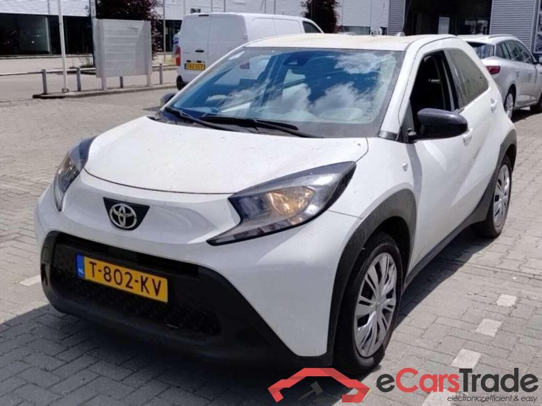 TOYOTA Aygo X 1.0 VVT-i MT Play #1