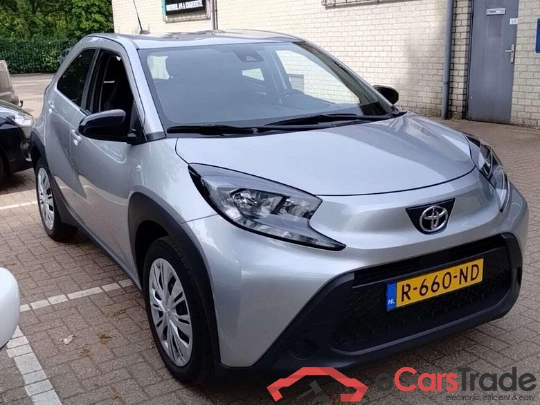 TOYOTA Aygo X 1.0 VVT-i S-CVT Play #2