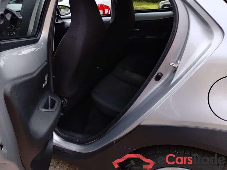 TOYOTA Aygo X 1.0 VVT-i S-CVT Play #5