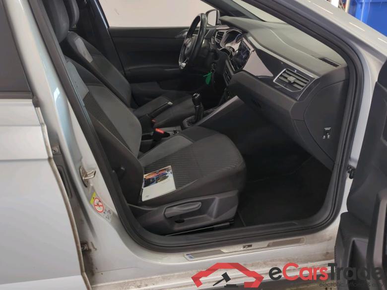 Volkswagen Polo '17 Volkswagen Polo 1.0 TSI 70kW Highline Business R 5d #3