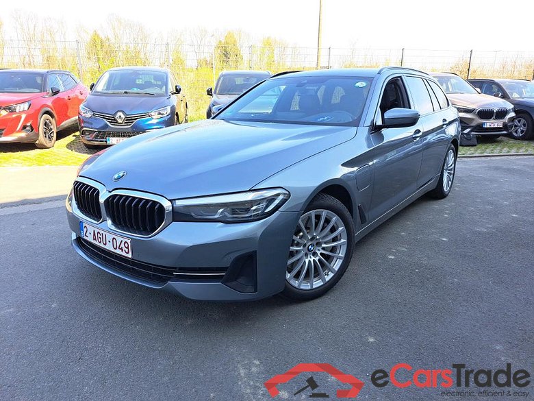 BMW - BMW 5 TOURING 530e 292PK Business Edition & Dakota Heated Seats & Shadow Line & Towing Hook * HYBRID *