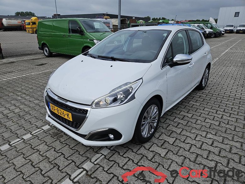 PEUGEOT 208 61 kW #1