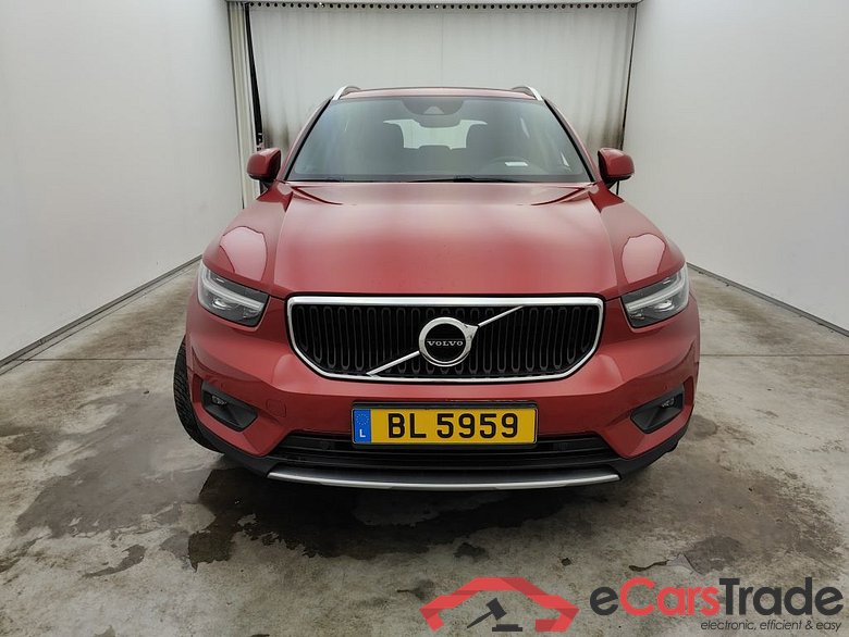 VOLVO XC40 1.5 T2 129 Momentum Pro Geartronic 5d