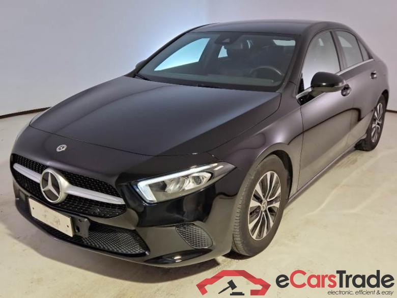 Mercedes 58 MERCEDES-BENZ CLASSE A / 2018 / 4P / BERLINA A 180 D BUSINESS #1