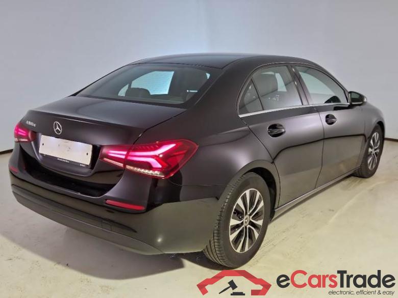 Mercedes 58 MERCEDES-BENZ CLASSE A / 2018 / 4P / BERLINA A 180 D BUSINESS #2