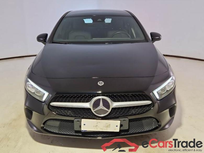Mercedes 58 MERCEDES-BENZ CLASSE A / 2018 / 4P / BERLINA A 180 D BUSINESS #6
