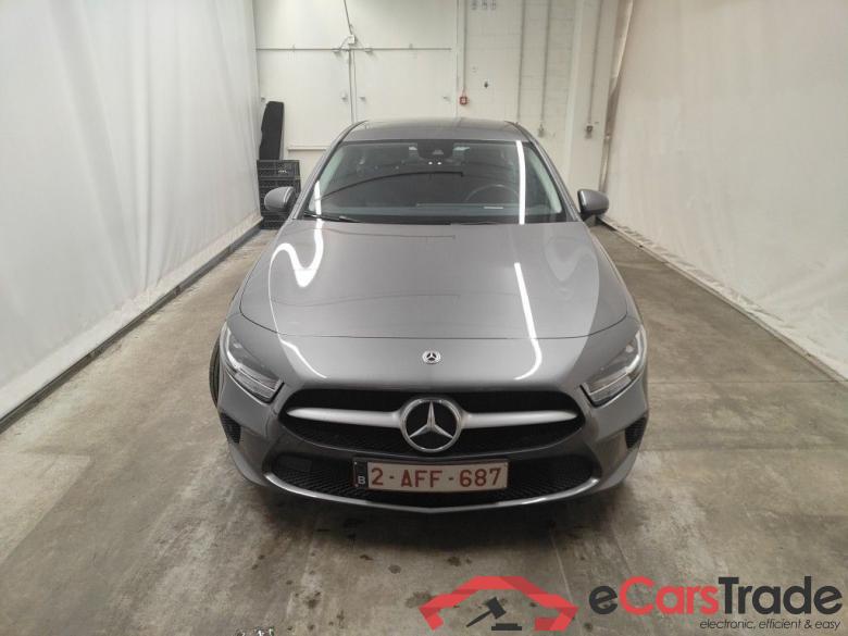 Mercedes-Benz A-Klasse Limousine A 180 Business Solution Aut. 4d #1