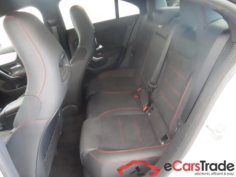 MERCEDES-BENZ CLA-Klasse 200 d Premium #6