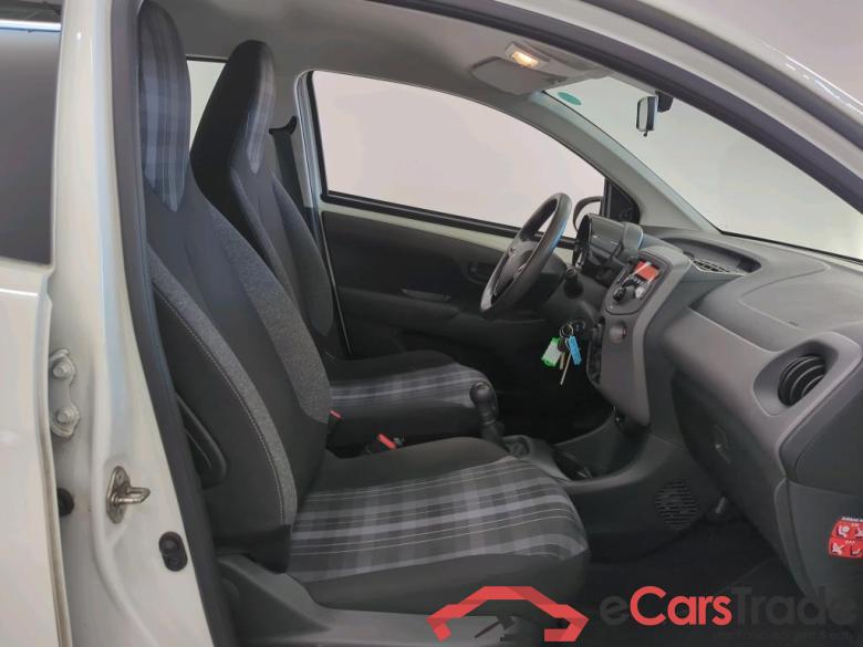 Peugeot 108 '14 Peugeot 108 Active 1.0 e-VTi 72pk 5d #3