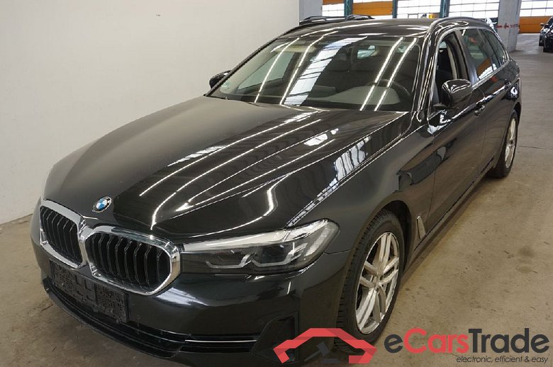 BMW 5-Serie Touring ´16 Baureihe 5 Touring 520 d 2.0 140KW AT8 E6d