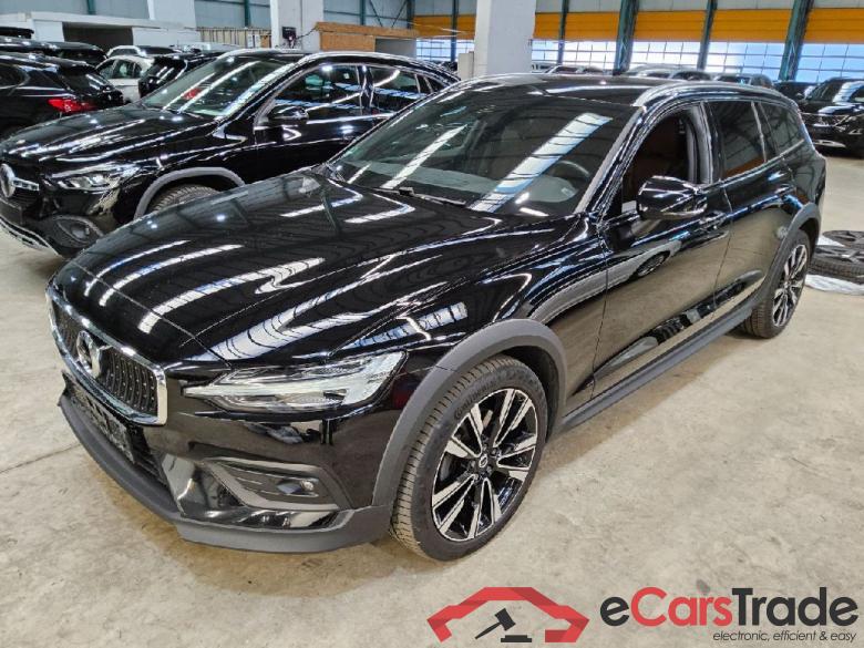Volvo V60 CC ´18 V60 Cross Country Pro AWD 2.0 D4 140KW E6dT #1