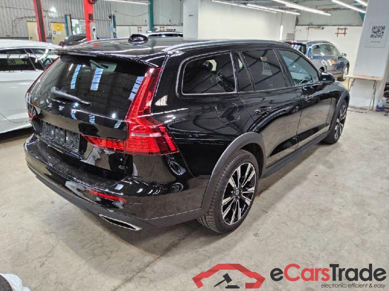 Volvo V60 CC ´18 V60 Cross Country Pro AWD 2.0 D4 140KW E6dT #2